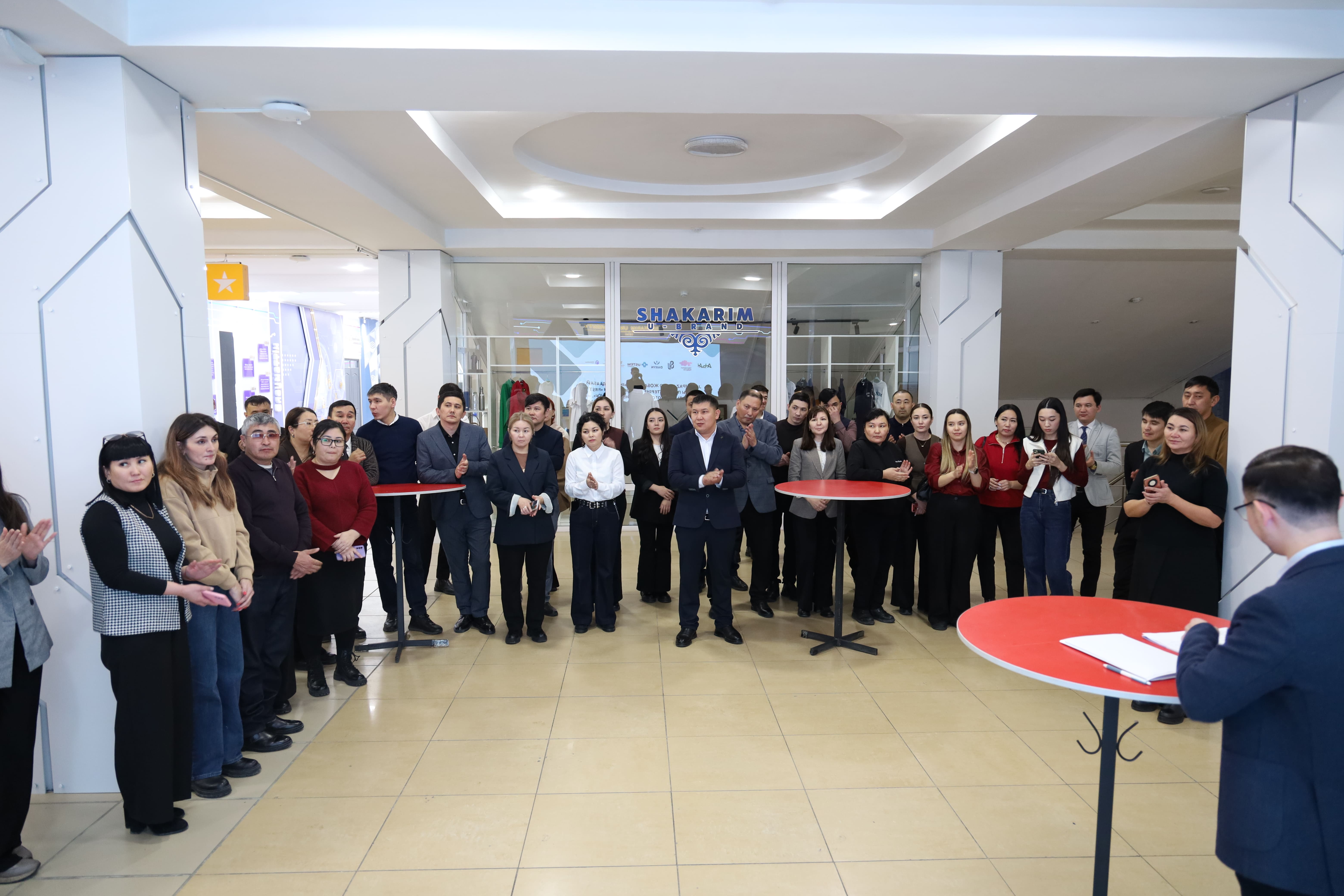 Ұстаздар робототехника әлемінде: үш күндік FIRST семинары аяқталды