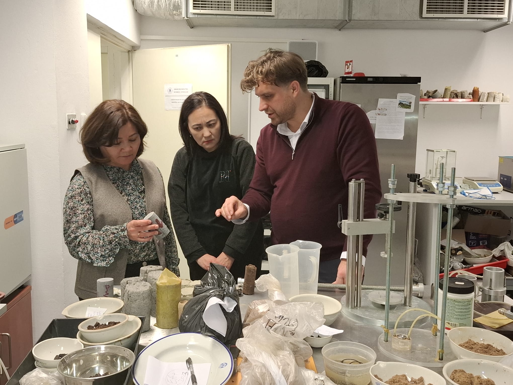 Шәкәрім университеті мен Варшава политехникалық университеті арасындағы ғылыми диалог