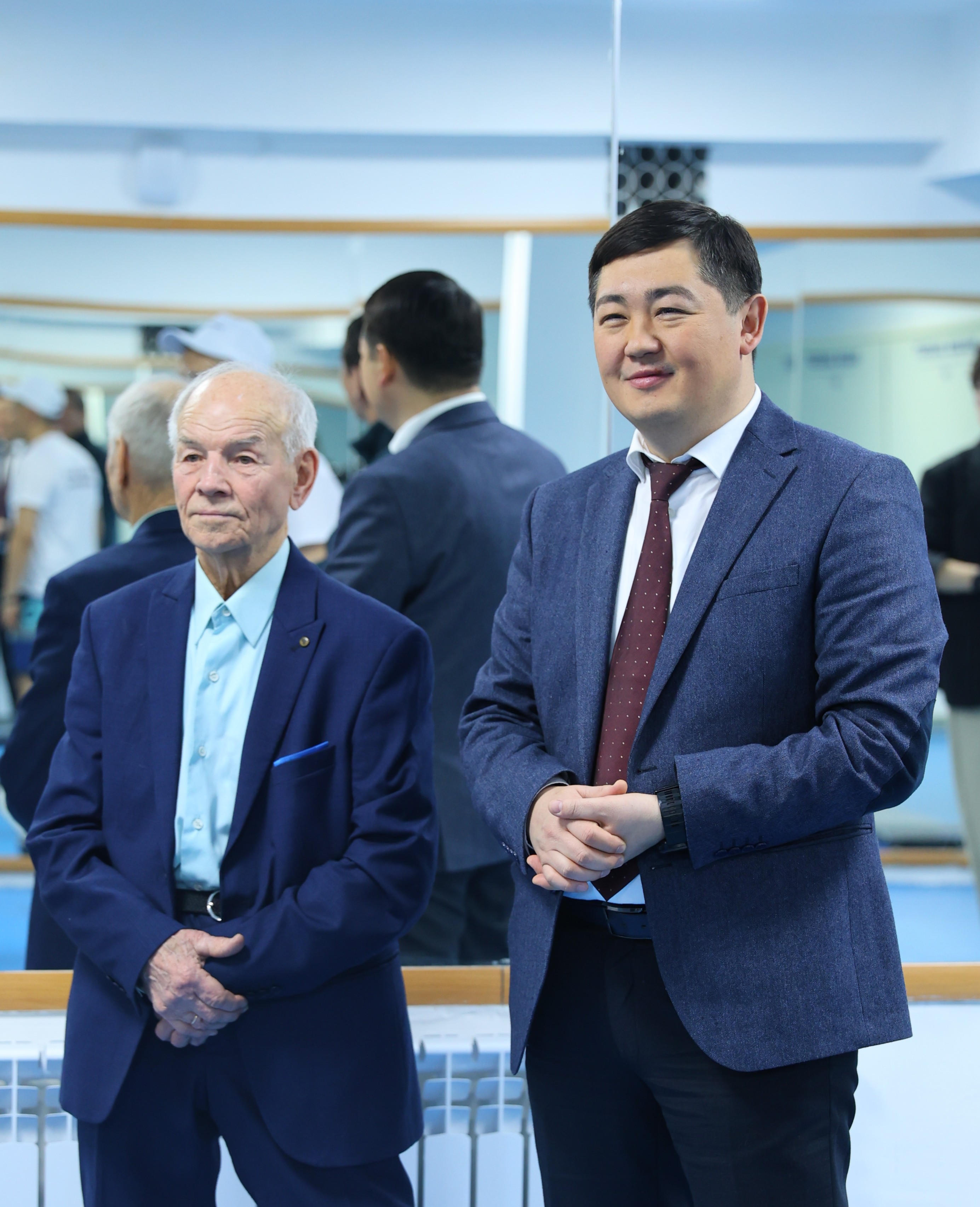 传统运动日。更新了游泳池。新的冲动。