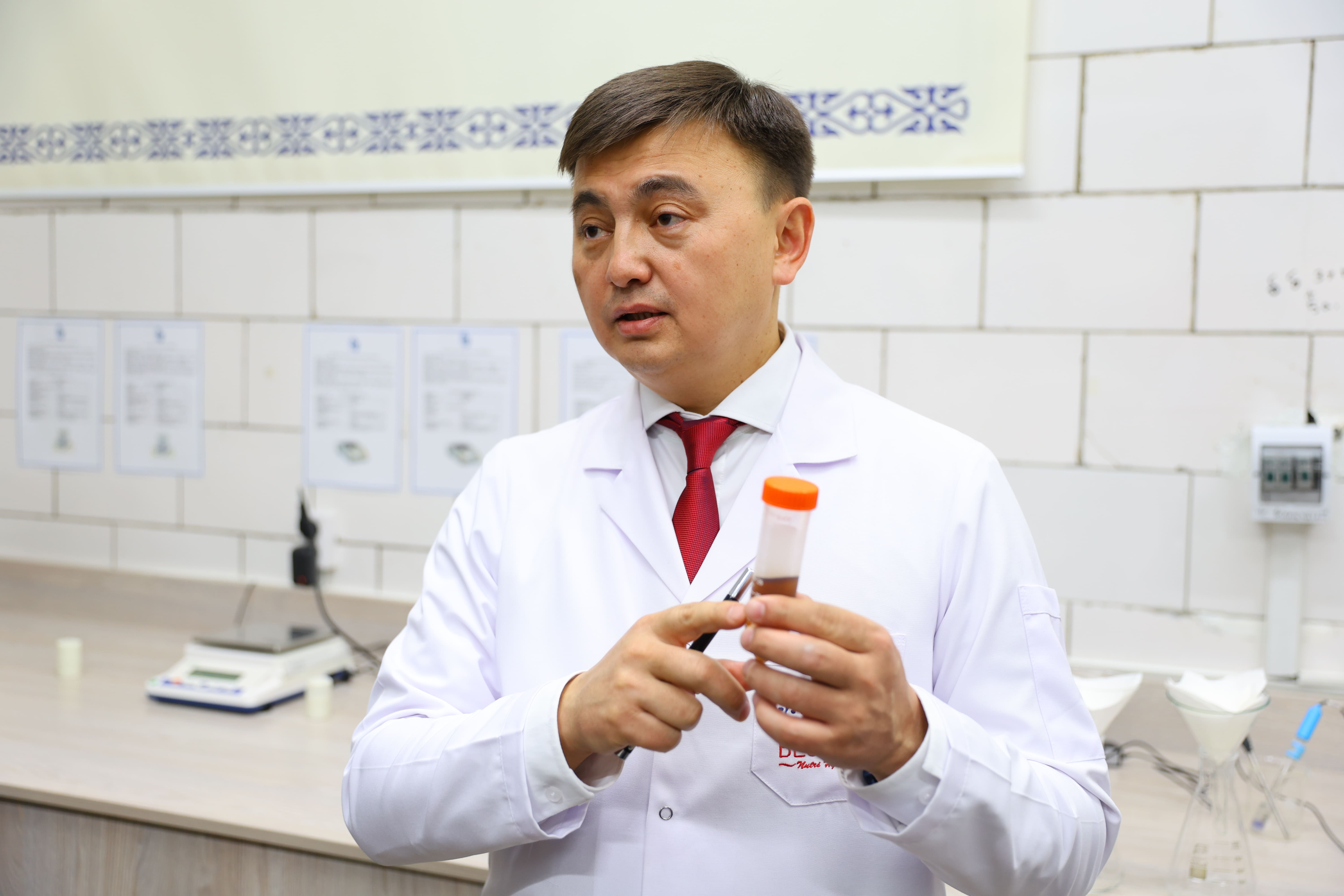 Агроөнеркәсіп қалдықтары – құнды ресурс: Шәкәрім университетіндегі жаңа орталық