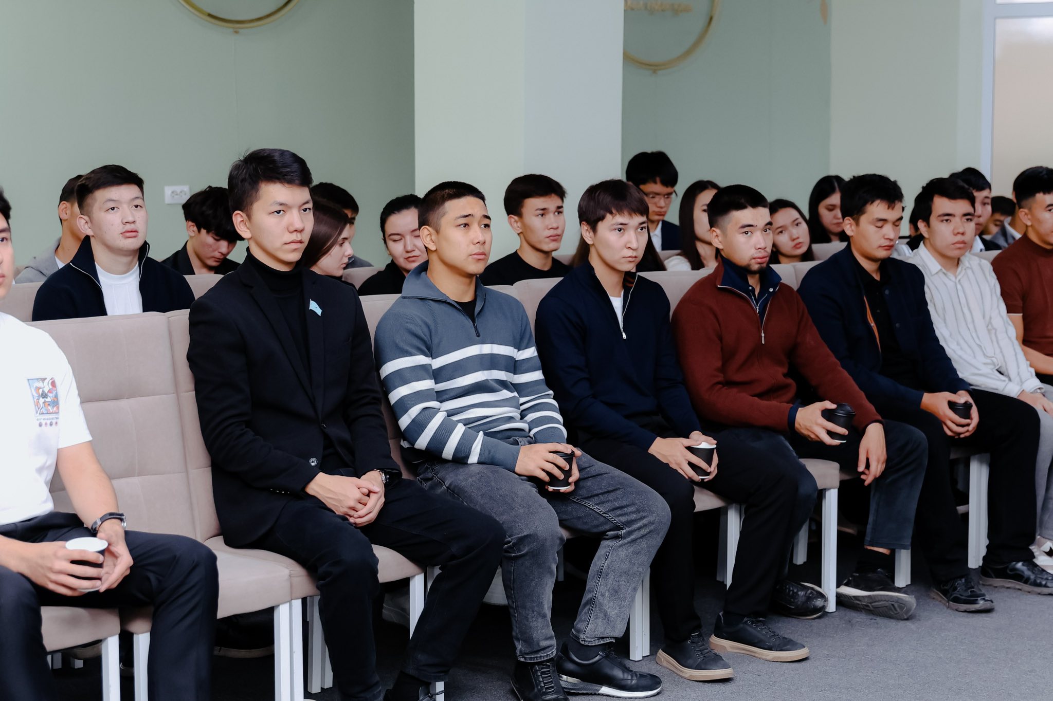 Жасанды интеллект дәуіріндегі Қазақстан: Жолдау төңірегіндегі ашық алаң