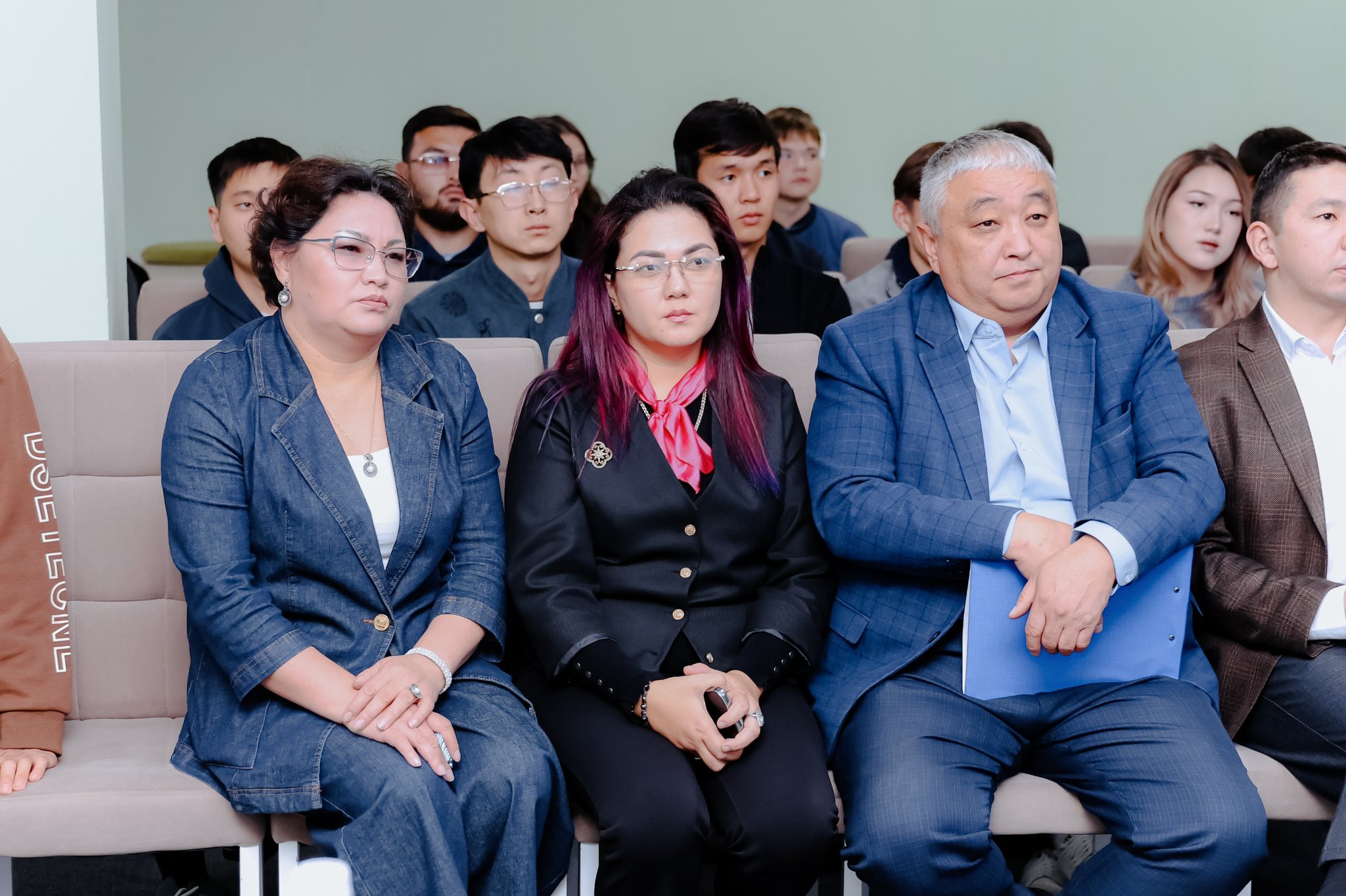 Жасанды интеллект дәуіріндегі Қазақстан: Жолдау төңірегіндегі ашық алаң