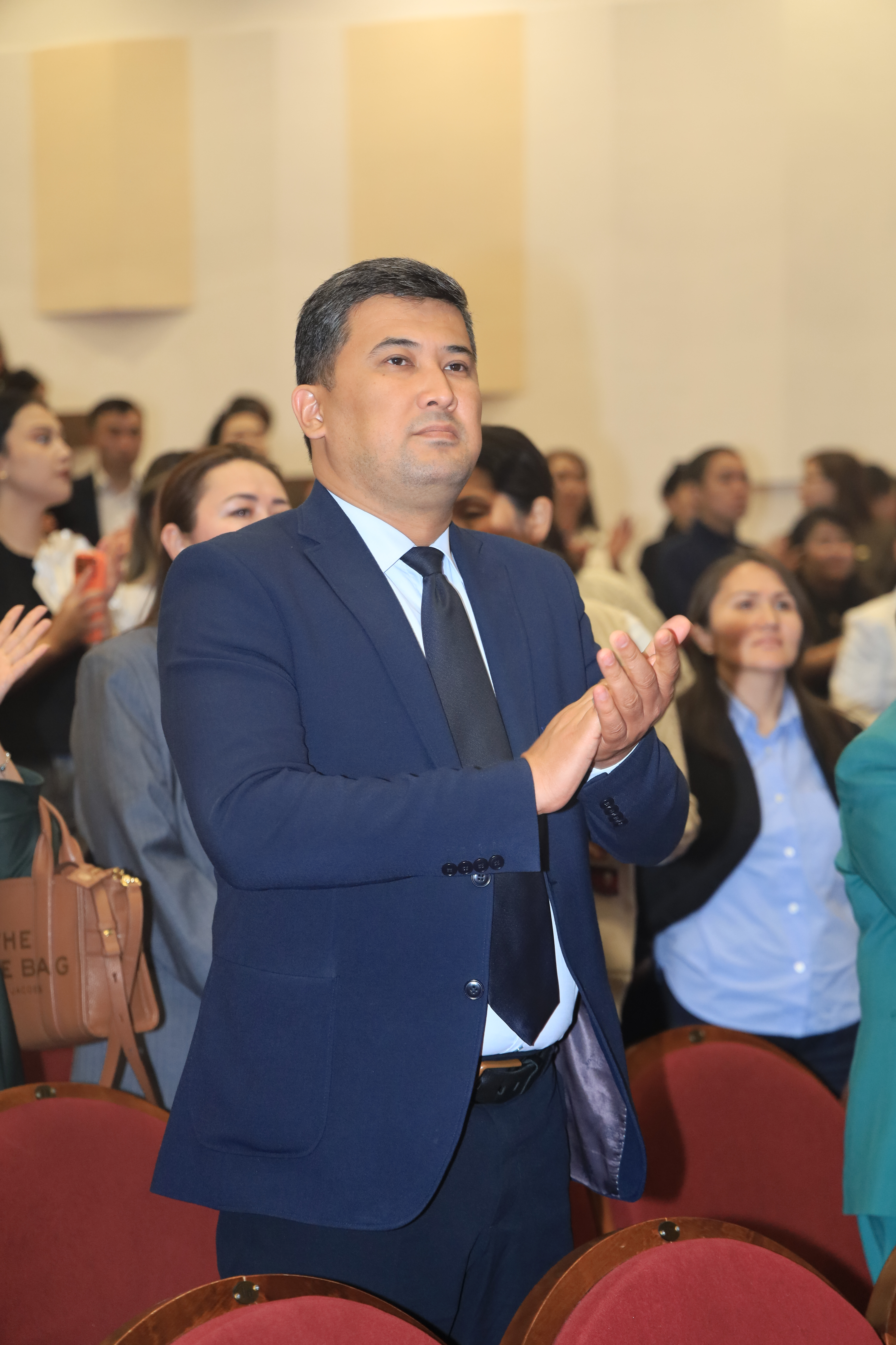 Мир Шакарима возродился на сцене театра