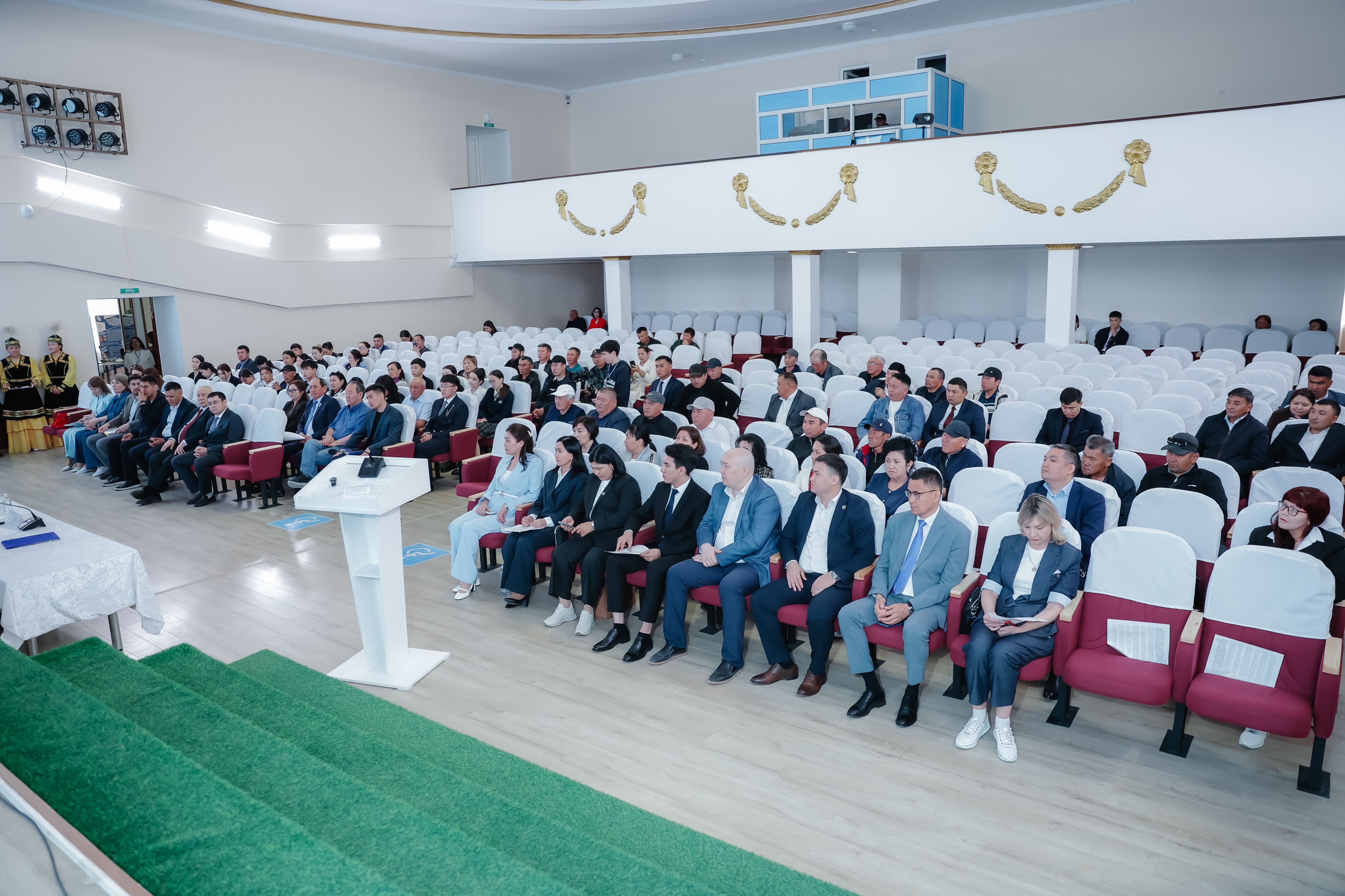 Абай ауданында Шәкәрім университеті Ғылыми кеңесінің көшпелі отырысы өтті