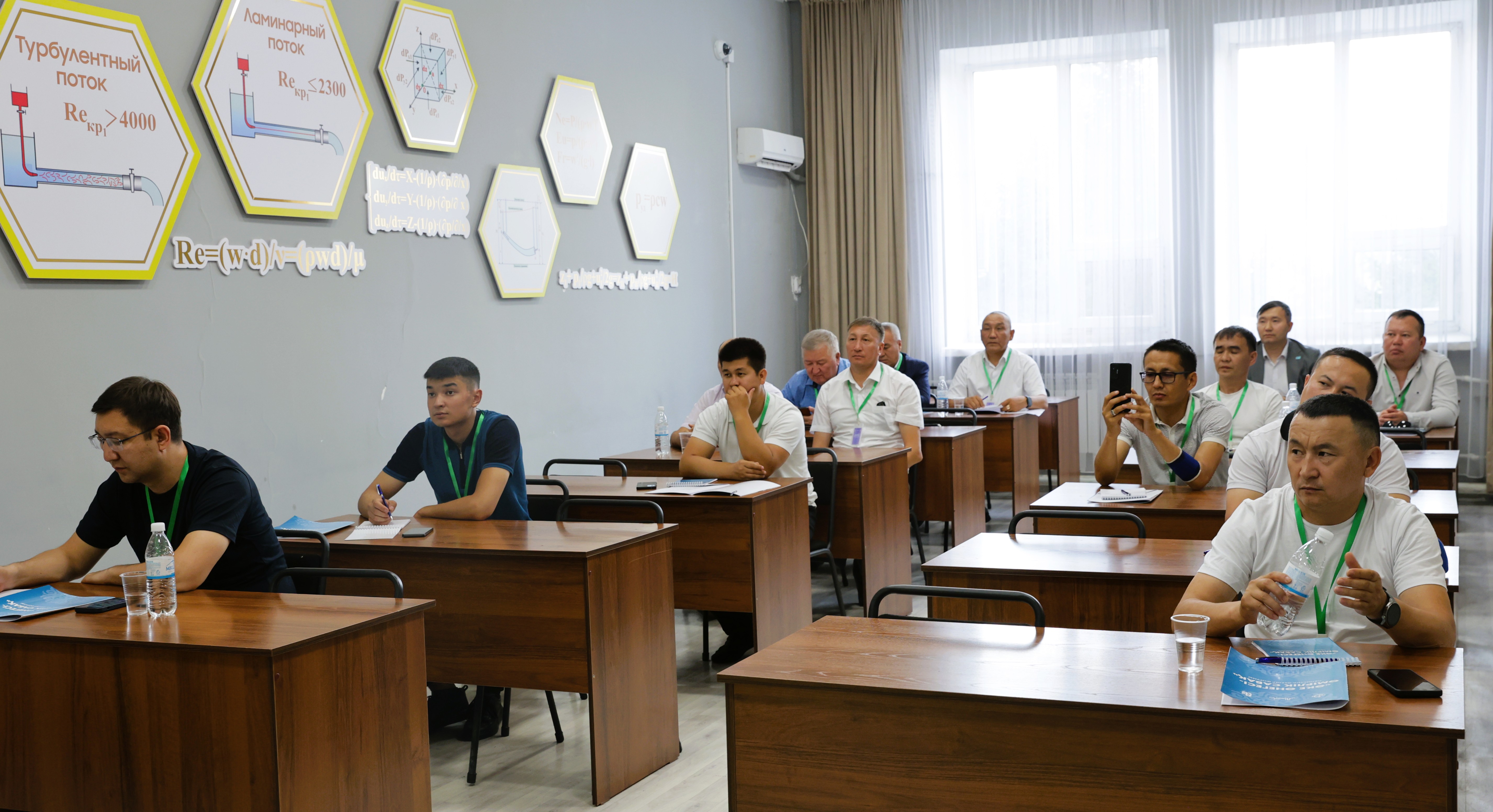 Әке – отбасының тірегі: өңірлік форумда әкелер рөлі дәріптелді