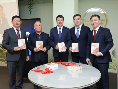 Қаржылық сауаттылықты Абай ілімімен ұштастырған кітап 