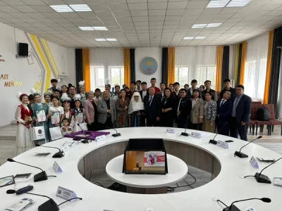 ЖӘНІБЕК КӘРМЕНОВТІҢ 75 ЖЫЛДЫҚ МЕРЕЙТОЙЫ ШӘКӘРІМ ШАҢЫРАҒЫНДА ЖАЛҒАСЫН ТАПТЫ