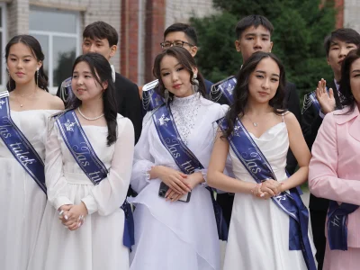Shakarim High School алғашқы түлектері үлкен жолға аттанды