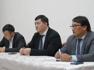 УНИВЕРСИТЕТ БАСШЫСЫ ҰЖЫММЕН КЕЗДЕСТІ