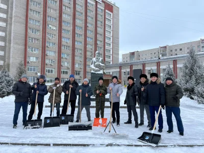 ШАКАРИМОВЦЫ ДРУЖНО ВЫШЛИ НА УБОРКУ СНЕГА	