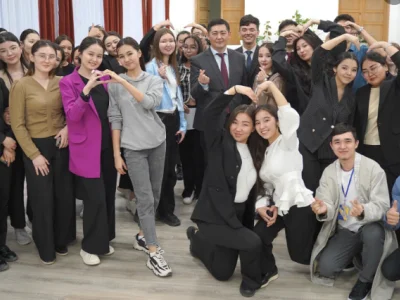 АШЫҚ ДИАЛОГ: БІР АРНАҒА ТОҒЫСҚАН SHAKARIM UNIVERSITY ЖАСТАРЫ